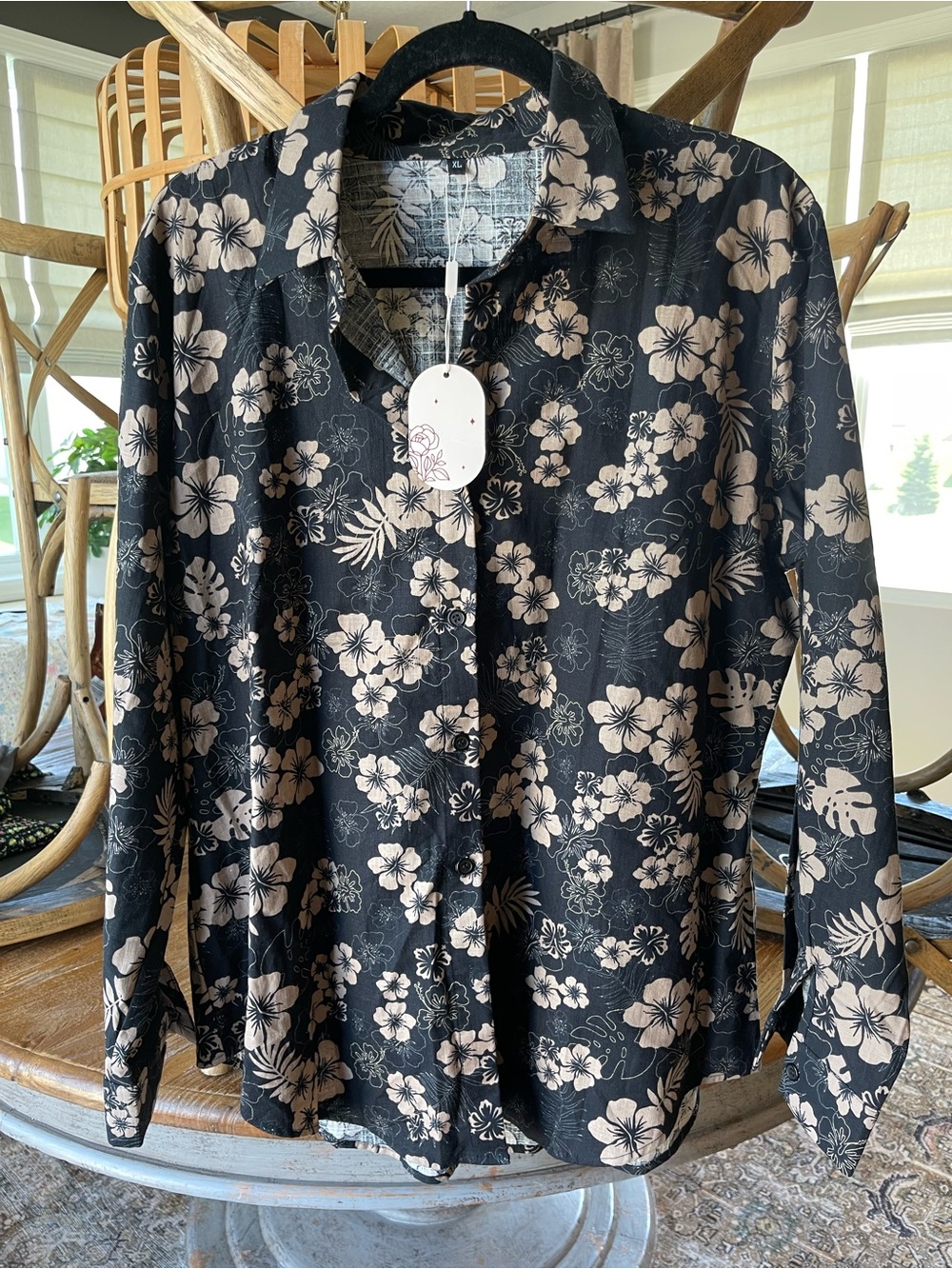 Pretty nwt black and tan button up
